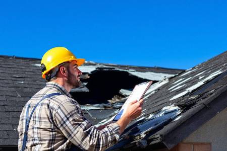 Quels diagnostics avant de rénover une toiture ?