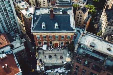 Toiture végétalisée : est-ce compatible avec une charpente classique ?